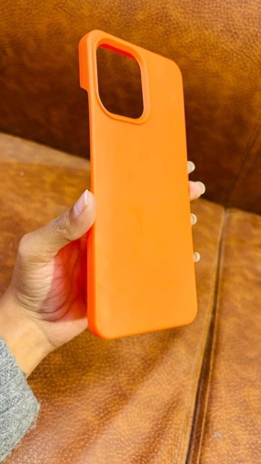 2 CUT SOFT SILICON CASE	CHOICE MODEL AVAILABLE - 2