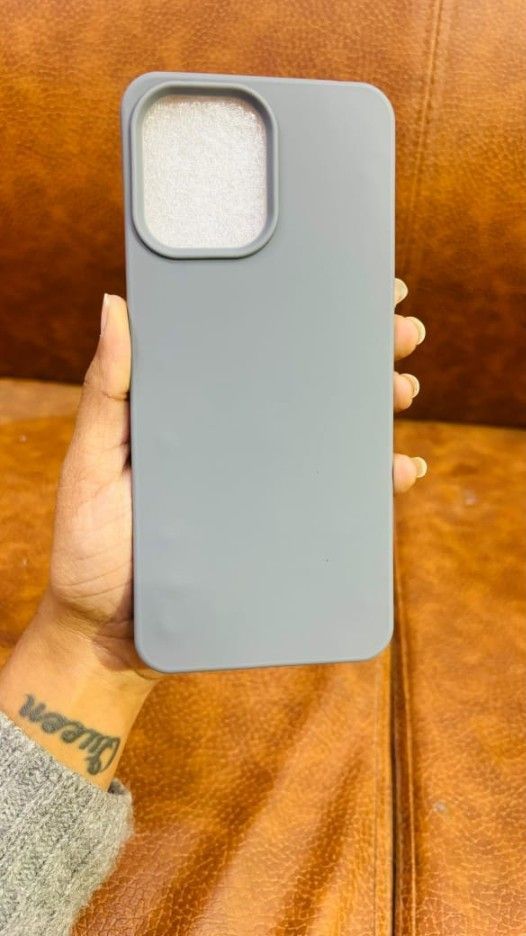 2 CUT SOFT SILICON CASE	CHOICE MODEL AVAILABLE - 5