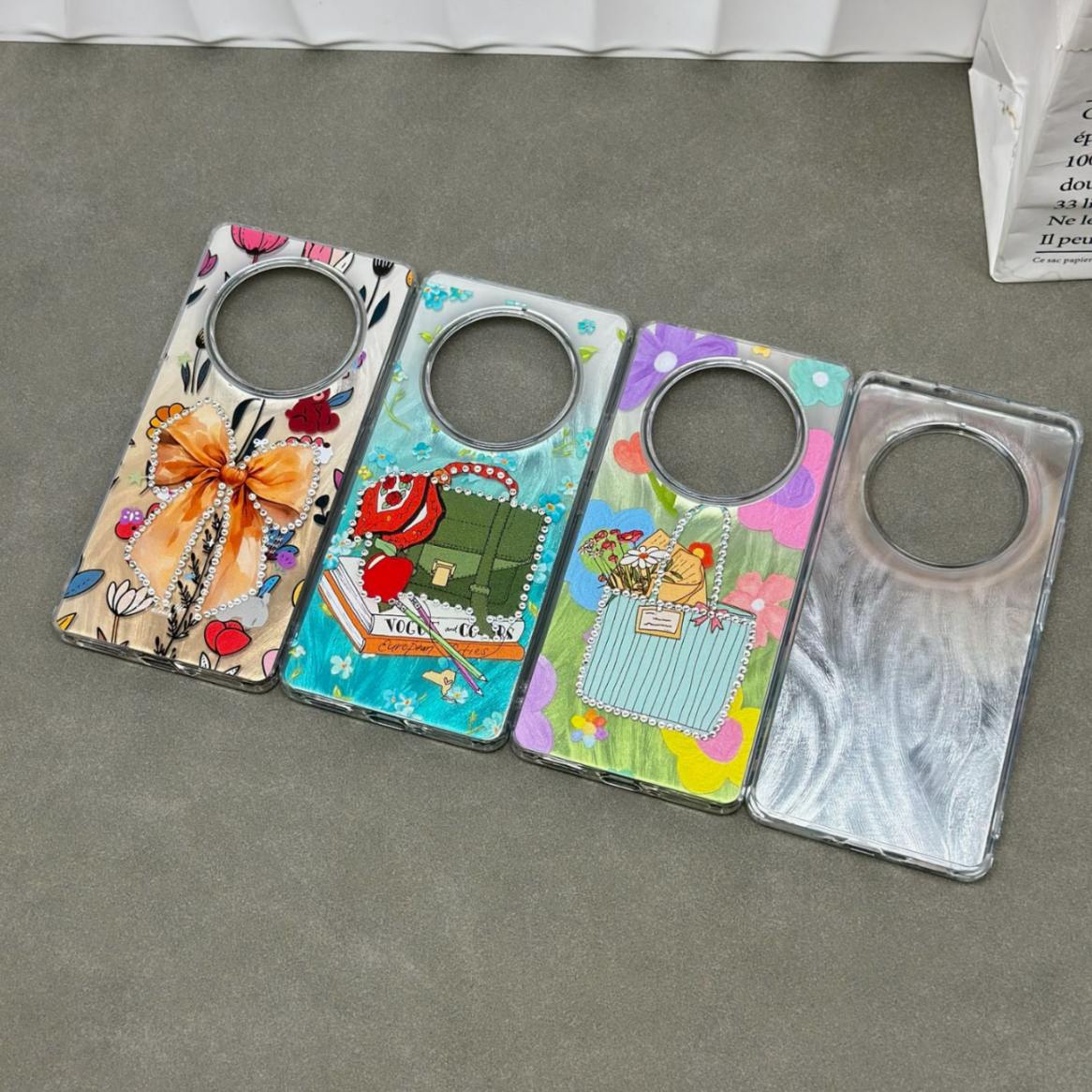 FANCY LADIES CASE  WITH DIAMOND 104 PCS LOTT PRICE 53*104=5512/- - 2